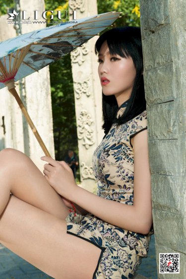 岳故意装睡让我挺进去的电影