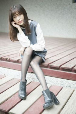 美丽的小蜜桃4中国版演唱者是谁